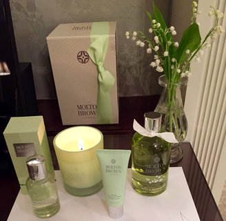 Dewy Lily of the Valley & Star Anise – роскошный цветочный букет от Molton Brown