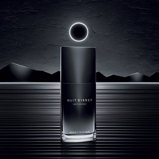 Лунное затмение от бренда Issey Miyake